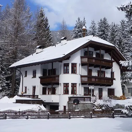 Appartamento Im Weissen Schloessl Friedemann Rasùn di Sotto Esterno foto
