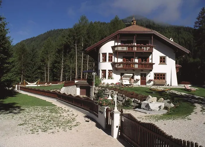 Im Weissen Schloessl Friedemann